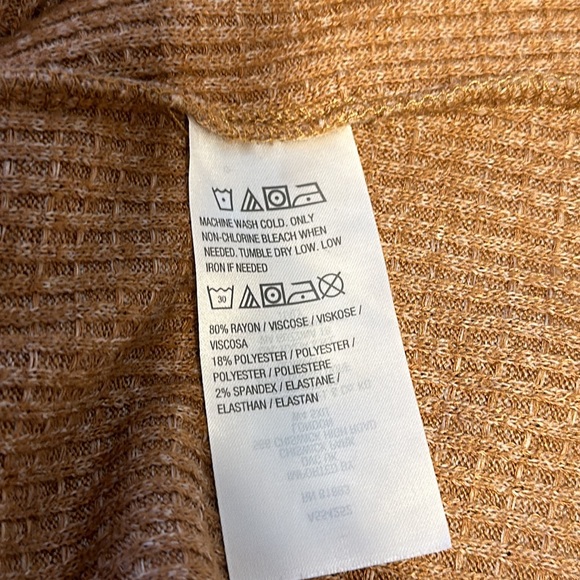 Susan Graver Weekend Textured Knit Crossover Hem Cowl Neck Sweater Tunic Top. - Picture 8 of 8